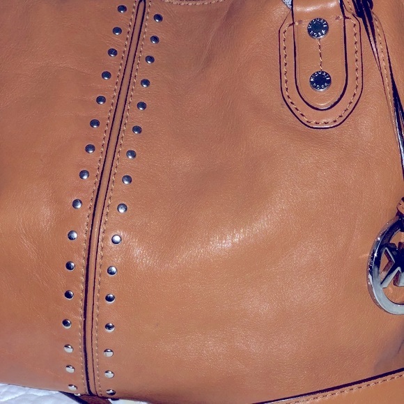 Michael Kors Brown leather bag. - Picture 5 of 6